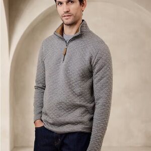 • Banana Republic Quilted Half Zip •